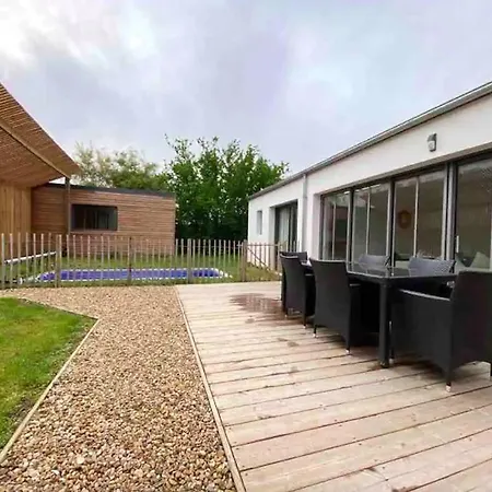 Holiday home Maison 130M2*La Rochelle*5Min Ile De Re*Piscine Lagord